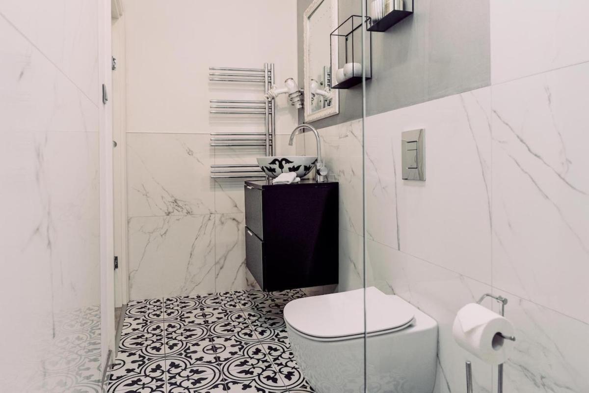 Apartment Wenceslas Square / Main Station - New Studio***** *