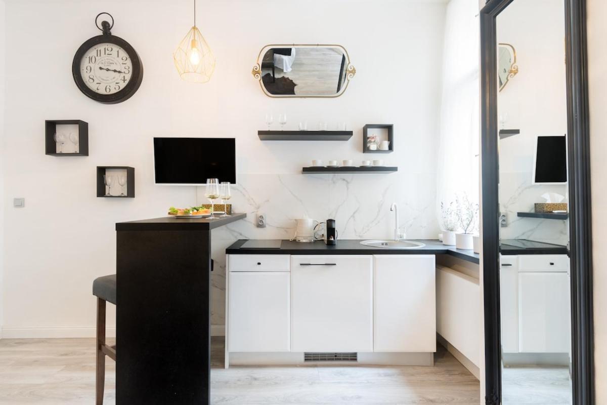 Wenceslas Square / Main Station - New Studio***** Prag