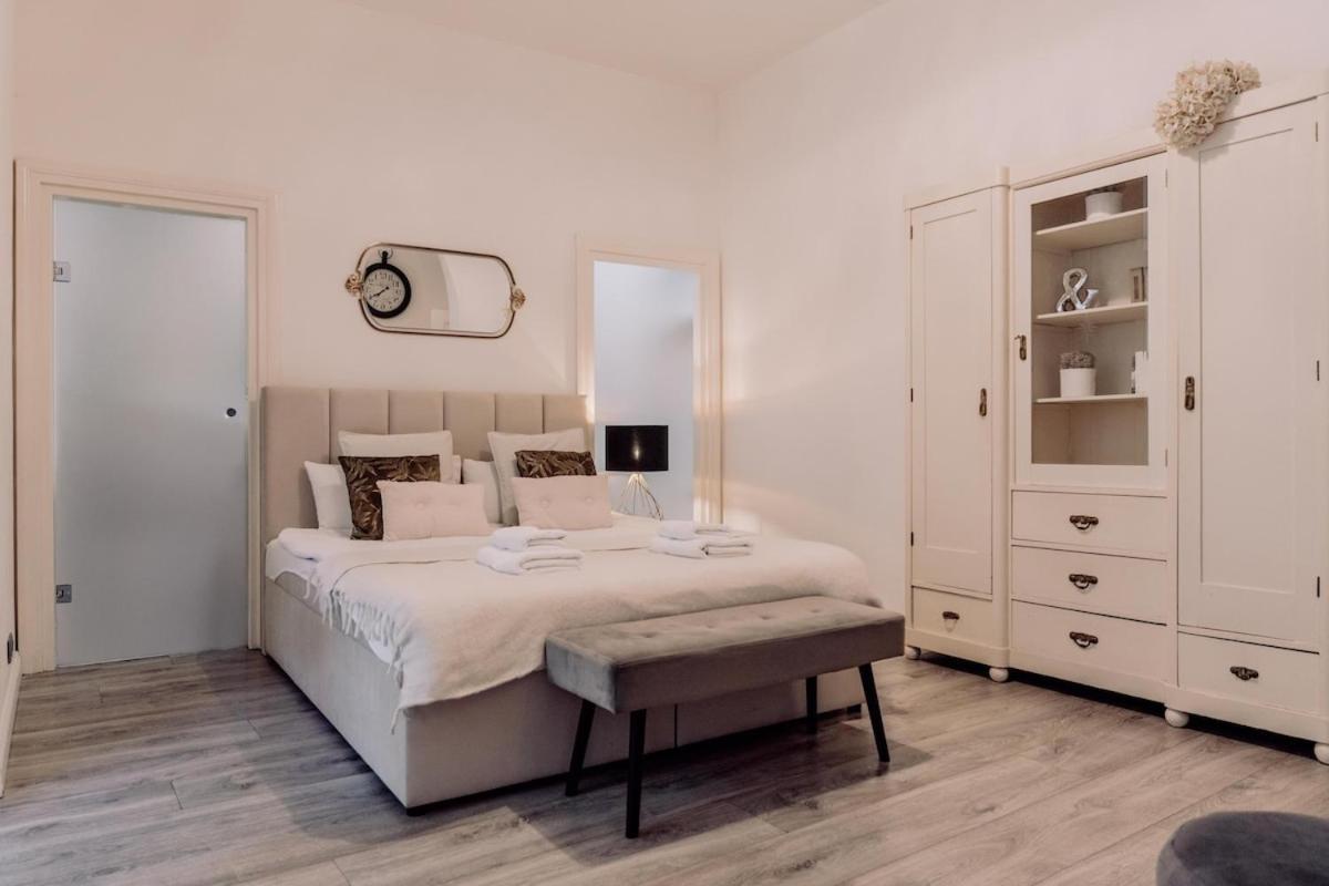 Apartment Wenceslas Square / Main Station - New Studio***** Prag