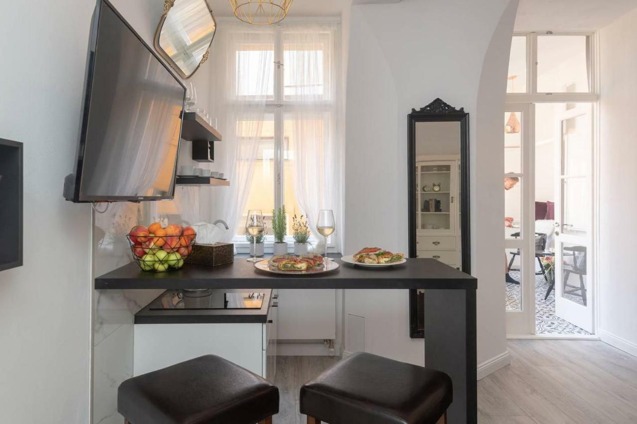 Apartment Wenceslas Square / Main Station - New Studio***** *