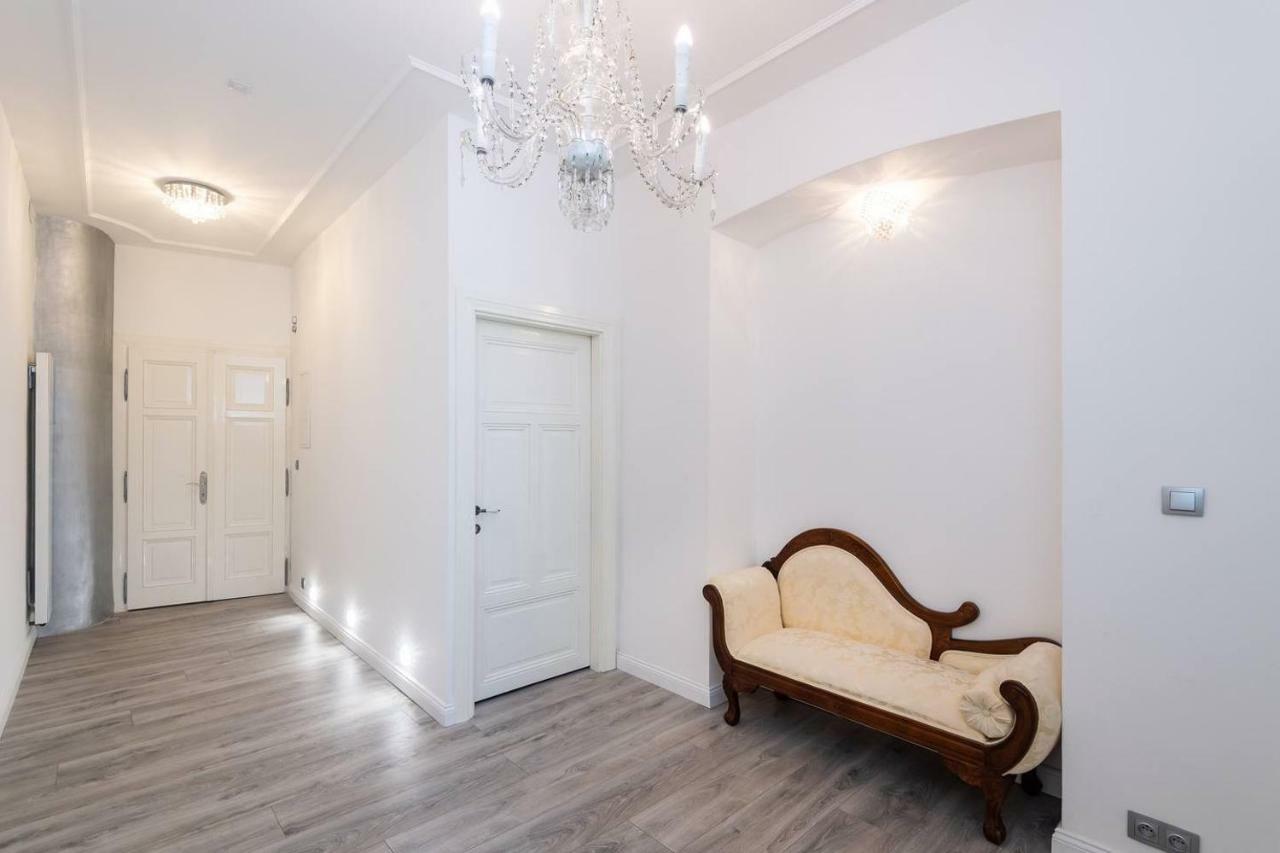 Wenceslas Square / Main Station - New Studio***** Prag