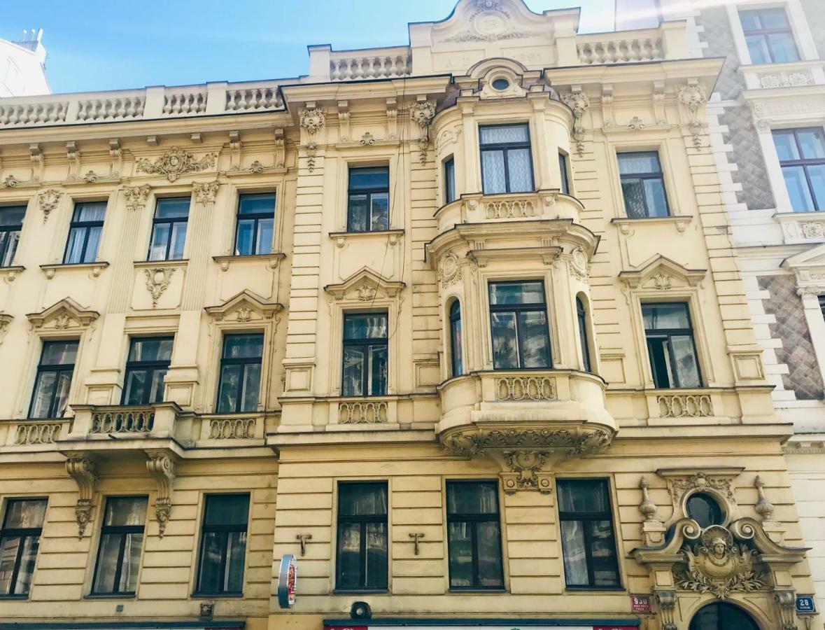 Apartment Wenceslas Square / Main Station - New Studio***** *